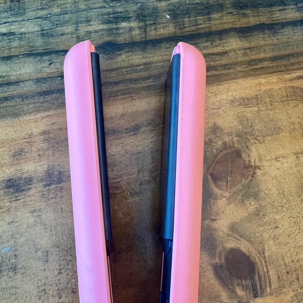 Amika Hair Flat Iron - Picture 3 of 7